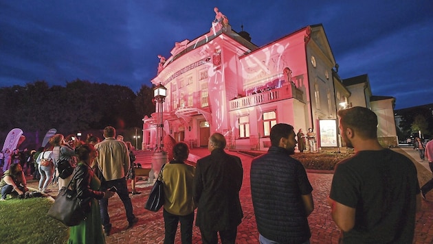 "Come in" is the motto this weekend at the Klagenfurt Stadttheater, where secret doors will open. (Bild: Stadttheater)