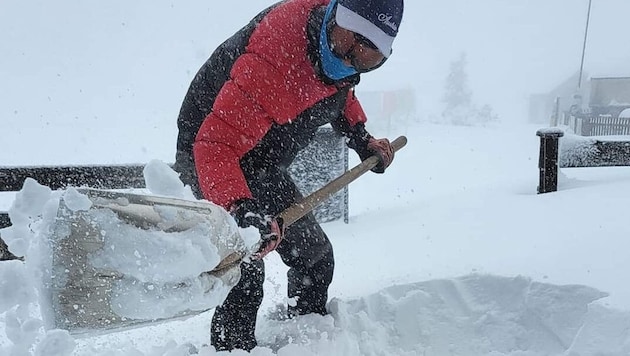 Shoveling is already underway on the Feuerkogel (Bild: zVg)