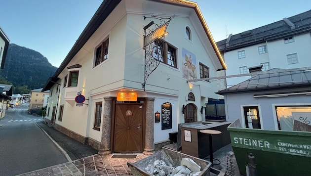 Baustellen-Container befinden sich derzeit vor dem „Chizzo“ in Kitzbühel. (Bild: Claus Meinert)