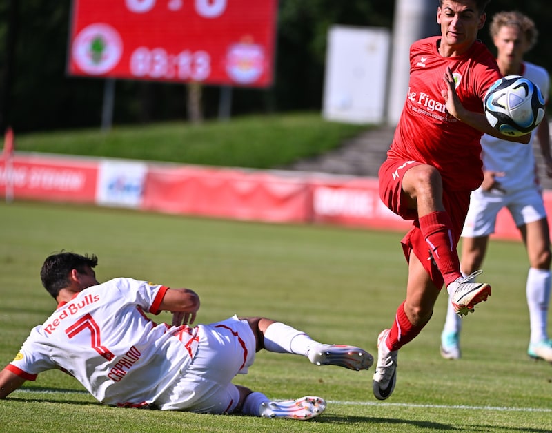 Captain Lorenz Rusch and his team have not won for three rounds. (Bild: GEPA/GEPA pictures)