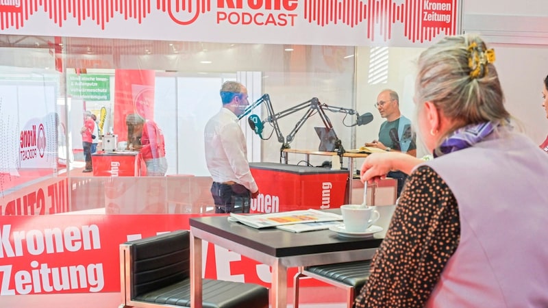 In the "Krone" podcast studio, we talk and inform. (Bild: Evelyn Hronek)