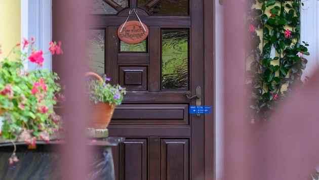 The death drama took place behind these doors. (Bild: Werner Kerschbaummayr/TEAM FOTOKERSCHI / KERSCHBAUMMAYR)