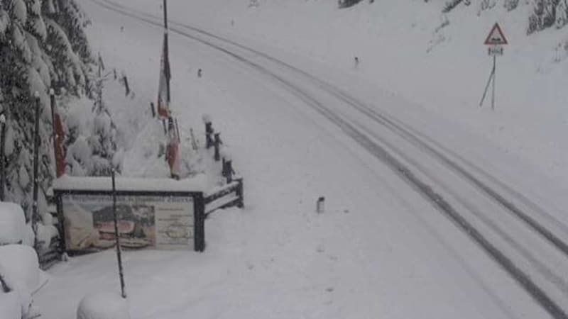 There is currently snow on the Gerlosstraße. (Bild: Land Tirol Webcam)