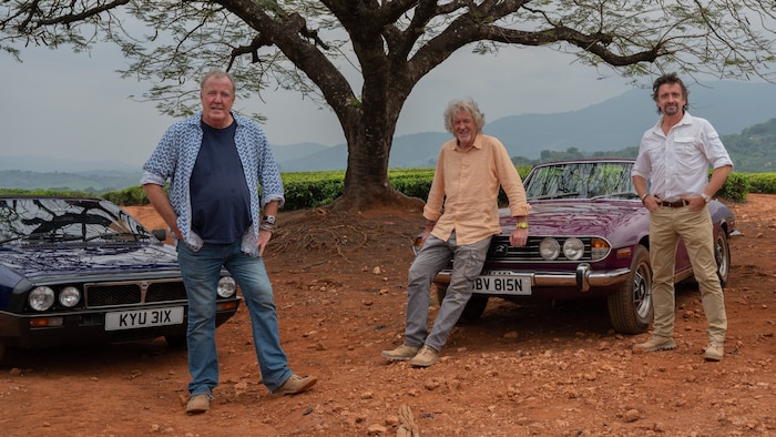 Jeremy Clarkson, James May und Richard Hammond (v.li.) rasen ein letztes Mal über die ...
