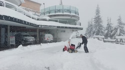 Die Bergbahnen Kitzbühel räumen bereits fleißig. (Bild: Bergbahnen Kitzbühel)