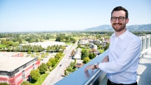 NEOS-Kandidat Johannes Gasser will frischen Vorarlberger Wind nach Wien bringen. (Bild: Mathis Fotografie)