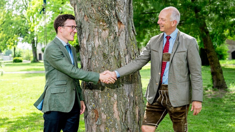 ... and from today: Konrad Mylius (left) and Felix Montecuccoli. They all take up the cudgels for the country's family farms that look after the soil. (Bild: Antal Imre/Imre Antal)