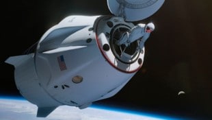 Letztens ist Elon Musk der erste privat finanzierte Weltraumspaziergang der Raumfahrtgeschichte geglückt. Doch ist das wirklich so besonders? (Bild: AP ( via APA) Austria Presse Agentur)