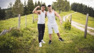 Die „Tinderreisen”-Stars Sayed & Kevin ziehen ins ATV-Forsthaus. (Bild: Bernhard Eder)