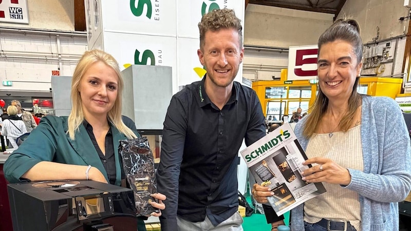 Jennifer Daniel and Patrick Olsacher from Schmidt's with Andrea Kainz (Mediaprint). (Bild: Wallner Hannes)