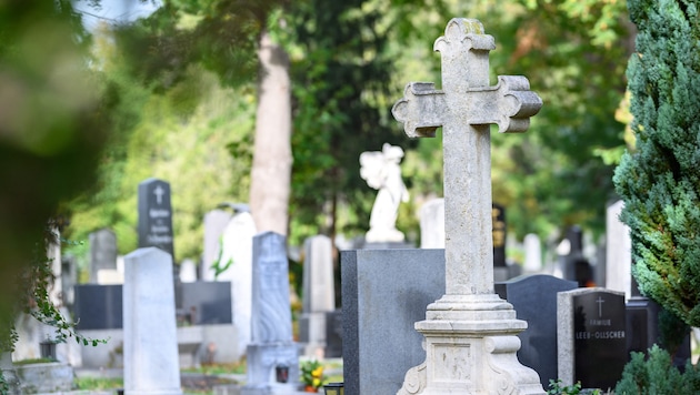 Where and how you want to be buried is a personal decision (symbolic image). (Bild: APA/Max Slovencik)