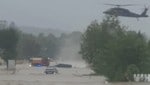 Ein Black Hawk des Bundesheeres war in Markersdorf im Einsatz und rettete zwei Personen vor dem Tod. (Bild: Bundesheer)