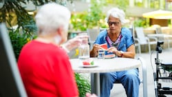 Die Regierung greift mit der Pensionsreform ein heißes Thema an. (Bild: APA/EVA MANHART)