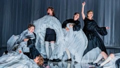 Gelungen: Virginia Woolfs „Orlando“ mit Wiener Ensemblegrößen (Bild: Burgtheater / Lalo Jodlbauer)