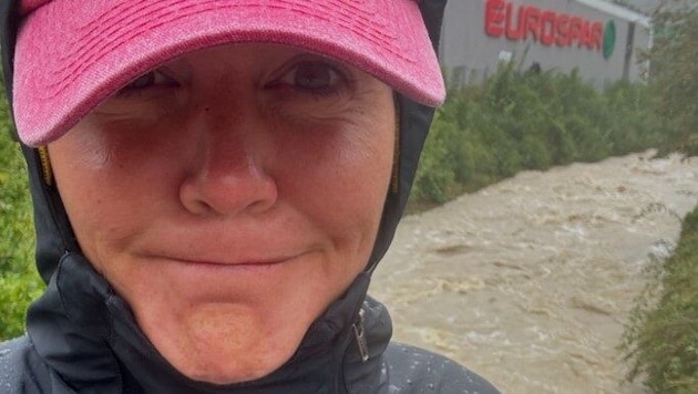 Martina Reuter on Instagram. She lives by a raging river and is afraid. (Bild: Martina Reuter/Instagram)