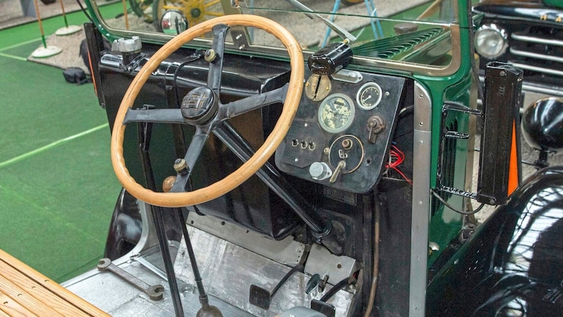 The dashboard of the fire engine also looked like this almost 100 years ago. (Bild: Arbeiter Dieter)