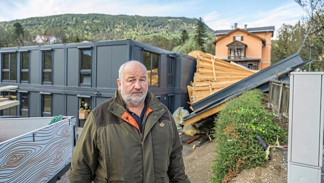 As mayor of St. Radegund, Hannes Kogler can hardly believe that the elementary school has to close again. (Bild: Juergen Fuchs)