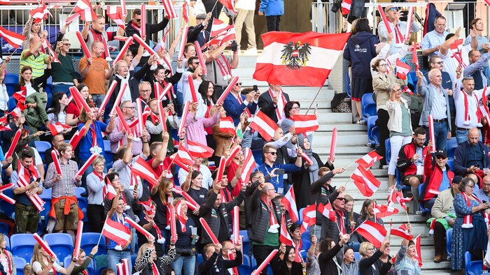 Das österreichische Fahnenmeer dominierte am Sonntagabend das OL-Stadion bei der Siegerehrung der Worldskills 2024