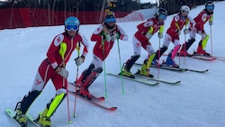 Die ÖSV Technikerinnen Kathi Huber, Kathi Gallhuber, Nina Astner, Kathi Truppe und Lisa Hörhager saßen in Ushuaia fest. (Bild: Ski Austria)