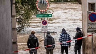 Vor allem im Osten Österreichs sind ganze Regionen überflutet. (Bild: APA/DANIEL SCHARINGER)