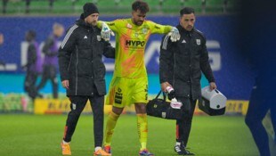 Tobias Lawal (Mitte) fällt erneut aus.