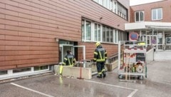 The flooded cellar at the AMS in Braunau also needs to be pumped out (Bild: Pressefoto Scharinger © Daniel Scharinger)