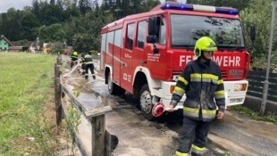 500 Feuerwehr-Mitglieder rückten allein im Raum Mürzzuschlag am Wochenende aus. (Bild: FF Mitterdorf)