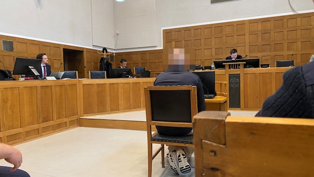 The defendant remained silent in court on Monday. (Bild: Dorn Chantall/Krone KREATIV)