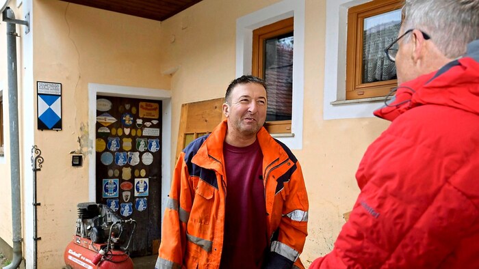 Martin Eichinger in conversation with "Krone" reporter Mark Perry