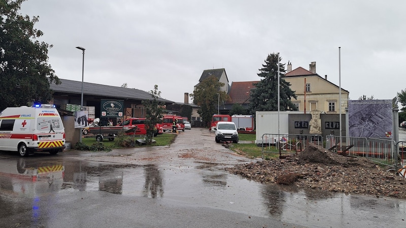 Die Halle direkt gegenüber der Pfarrkirche Rust musste als Floriani-Zentrale dienen. (Bild: Lauber)