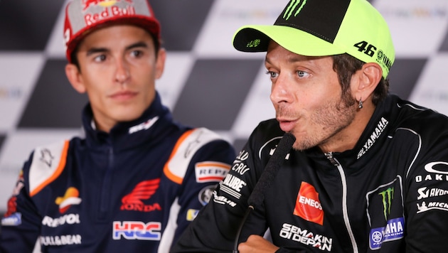 Valentino Rossi (re.) erhebt erneut schwere Vorwürfe gegen Marc Marquez. (Bild: GEPA)