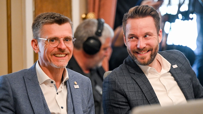 MFG-Obmann Joachim Aigner (hier mit Klubobmann Manuel Krautgartner, re.) will auch bundesweit Politik machen.  (Bild: Dostal Harald/© Harald Dostal / 2024)