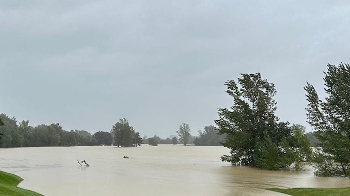 The golf course in Atzenbrugg is currently a lake.
