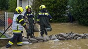 Mehr als 130 steirische Feuerwehrleute standen auch am Dienstag noch in Niederösterreich im ...