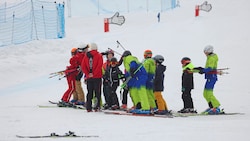 Viele Kinder wollen Skifahren in Salzburg. Aber die Trainer fehlen.  (Bild: Tröster Andreas/ANDREAS TROESTER)