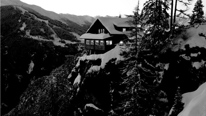Built in 1936, the Oles family became the owners of the Dolomitenhütte in 2007. It was renovated and extensively rebuilt. The Dolomitenhütte is now a jewel of the Lienz Dolomites that will last for generations.