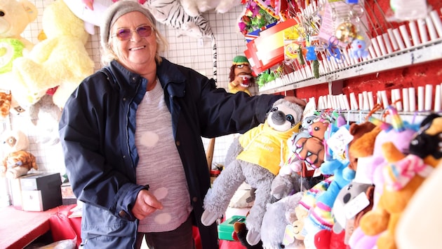 Johanna Racz (80) ist mit der ganzen Familie und mehreren Ständen vertreten. (Bild: Tröster Andreas)