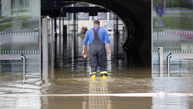 Global warming is also increasing the risk of heavy rainfall episodes. The costs of climate disasters are threatening to escalate. (Bild: AFP)