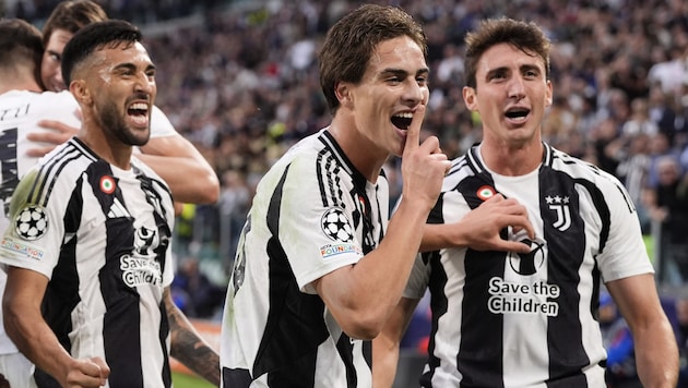 Kenan Yıldız and his Juve mates were jubilant ... (Bild: AFP)