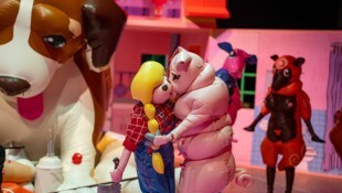Das Stück „Super Farm“ lässt die Besucherinnen und Besucher in einen Bauernhof eintauchen und ...