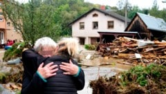 Wer ein Haus ausraubt, muss mit bis zu 15 Jahren Haft ohne Bewährung rechnen. (Bild: AP/AP, Krone KREATIV)