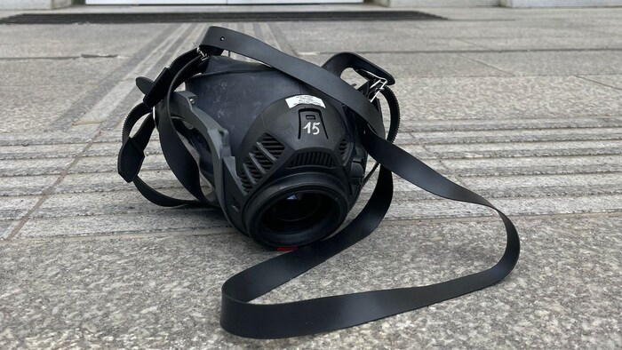 Die Einsatzkräfte rückten mit Gasmasken an.
