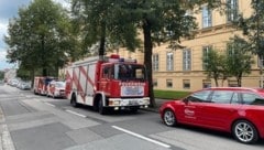 Feuerwehr vor dem Peraugymnasium. (Bild: Fister Katrin)