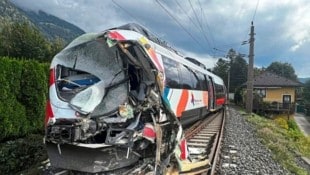 Die S-Bahn wurde bei dem Crash völlig zerstört. (Bild: Klaus Loibnegger)