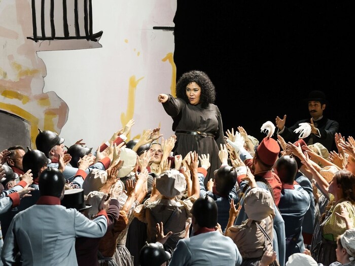 Premiere ist am Samstag: Katia Ledoux (Carmen), Chor der Volksoper Wien