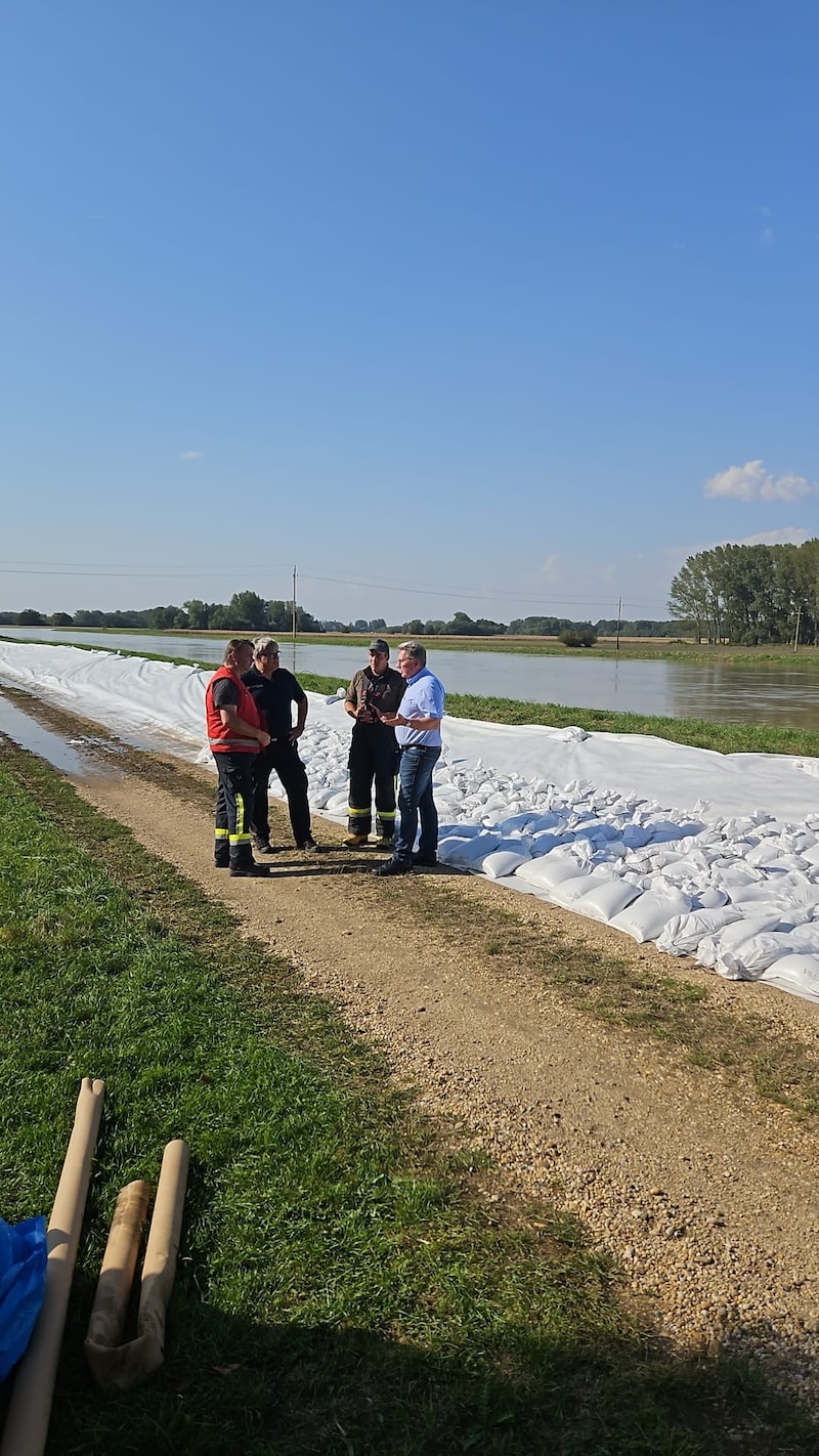 On Wednesday, there were also inspections of the dams in all municipalities. (Bild: Gerhard Zapfl)