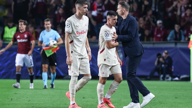 Pep Lijnders (right) did without Austrians in the starting eleven. (Bild: GEPA)