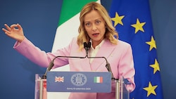 Italiens Ministerpräsidentin Giorgia Meloni: „Mut haben, zu sagen, was nicht funktioniert“ (Bild: APA/AP)