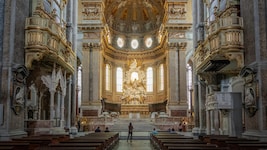 Bei der feierlichen Zeremonie im Dom in Neapel war auch Bürgermeister Gaetano Manfredi anwesend.
