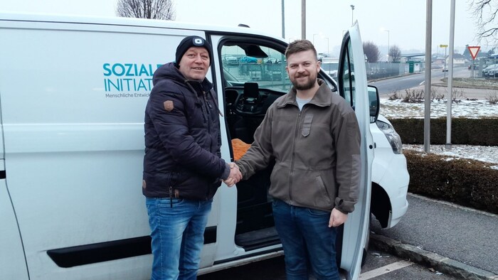 Hödlmayr übernahm die Reparatur einer Sitzbank eines Kleinbusses von der Soziale Initiative,